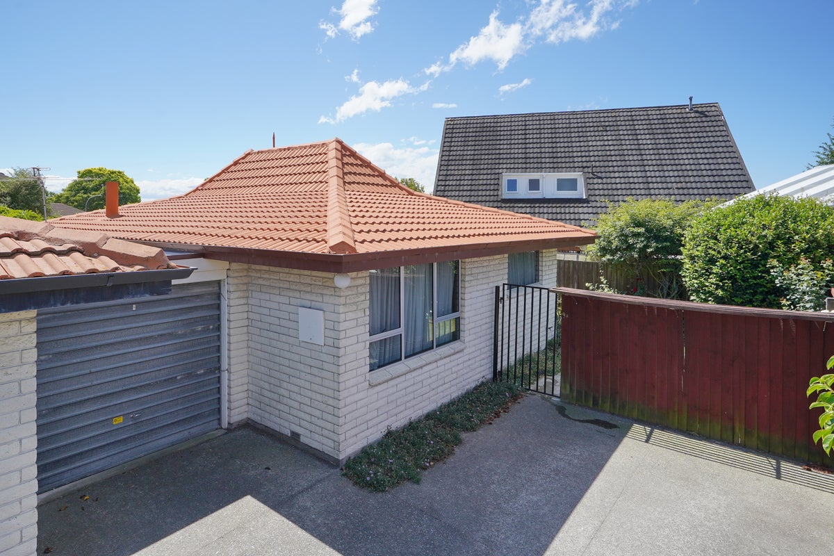 2/9 Larkhill Place, Russley, Christchurch - Carousel 2