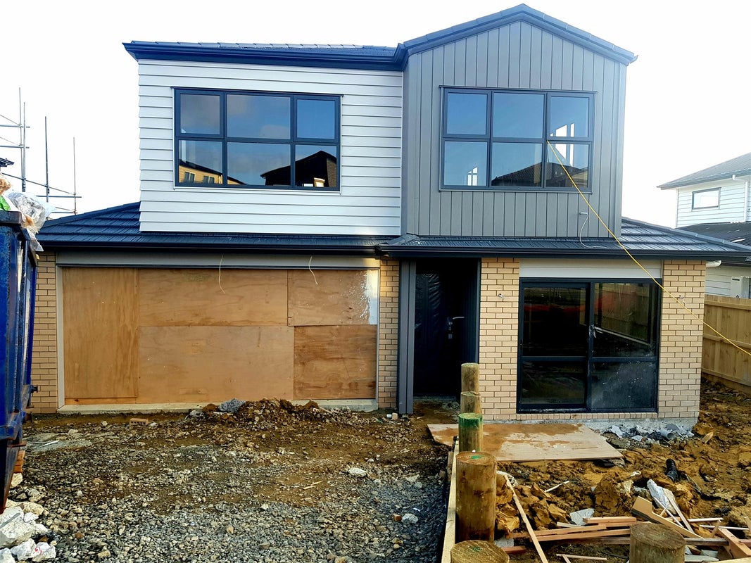 9 Nola Dawn Avenue, Papakura, Papakura - Carousel 1