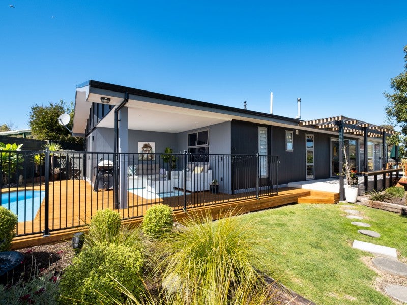 3 Bruce Place, Bay View, Napier - Carousel 1