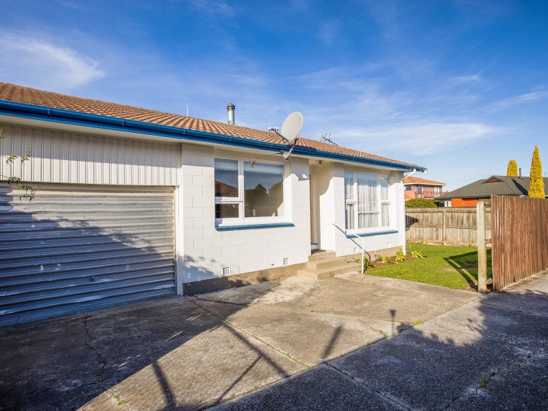 19 Seadown Crescent, Amberley, Amberley - Carousel 1