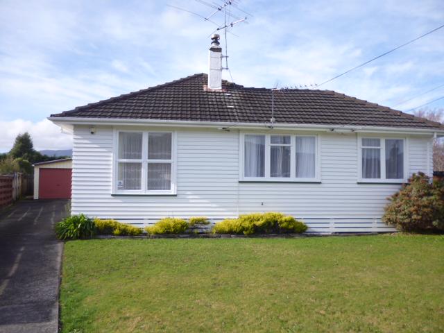 11 Carroll Grove, Trentham, Upper Hutt - Carousel 1