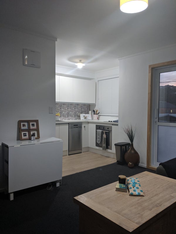 4/102 Lyall Parade, Lyall Bay, Wellington - Carousel 1