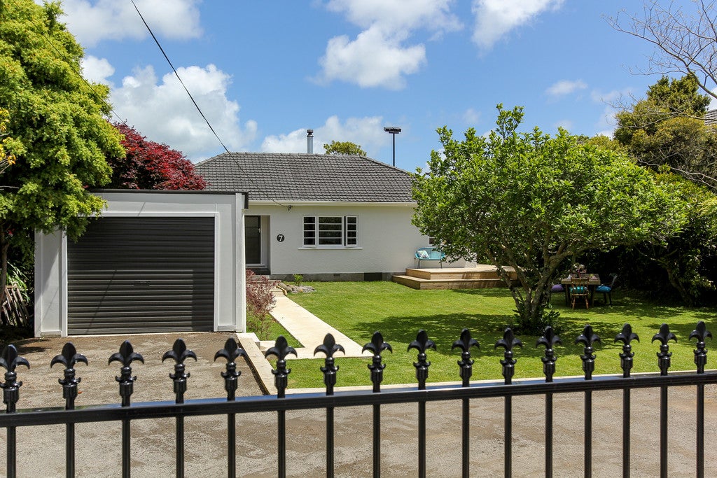 7 Omata Road, Westown, New Plymouth - Carousel 19