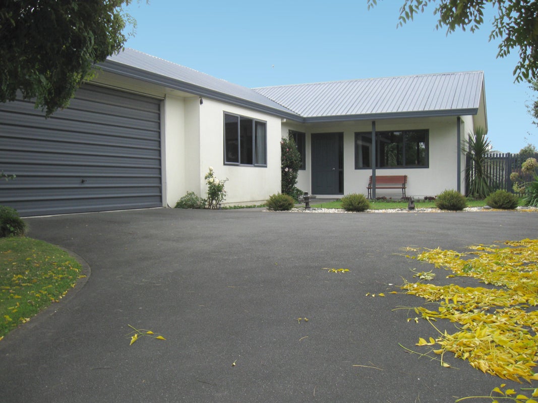 56 Bouverie Crescent, Flagstaff, Hamilton - Carousel 1