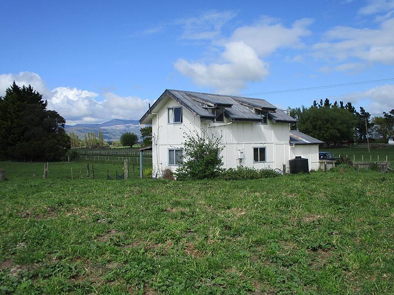 225 PAHAUTEA RD, FEATHERSTON - Carousel 1