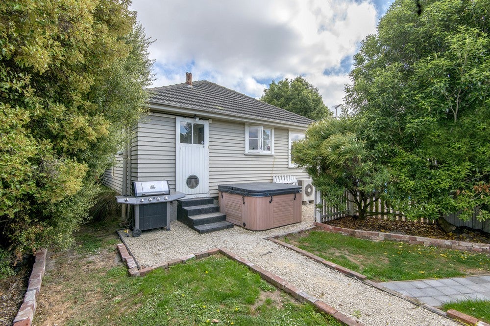 2 Farquhars Road, Redwood, Christchurch - Carousel 10