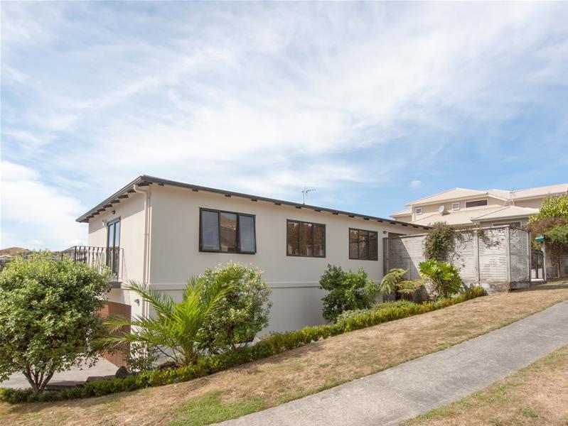 1 Tattenhall Grove, Churton Park, Wellington - Carousel 2