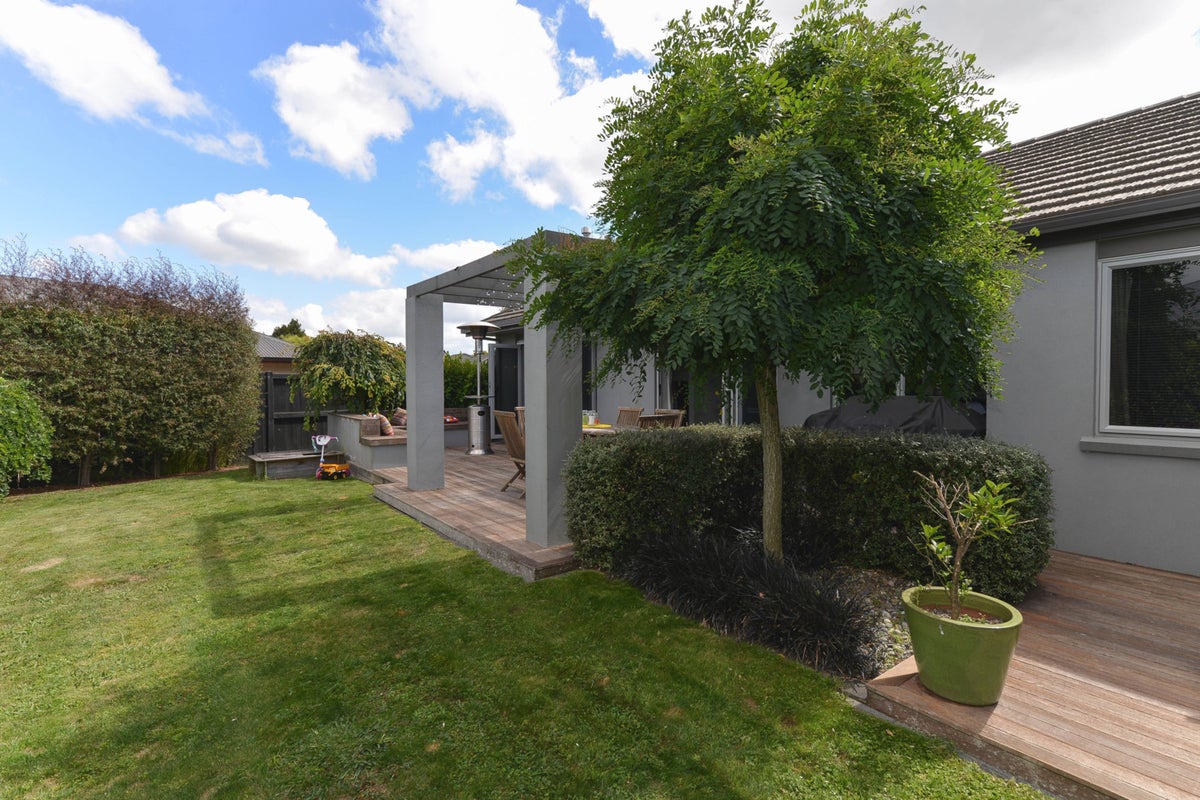 15 Courtenay Place, Owhata, Rotorua - Carousel 2