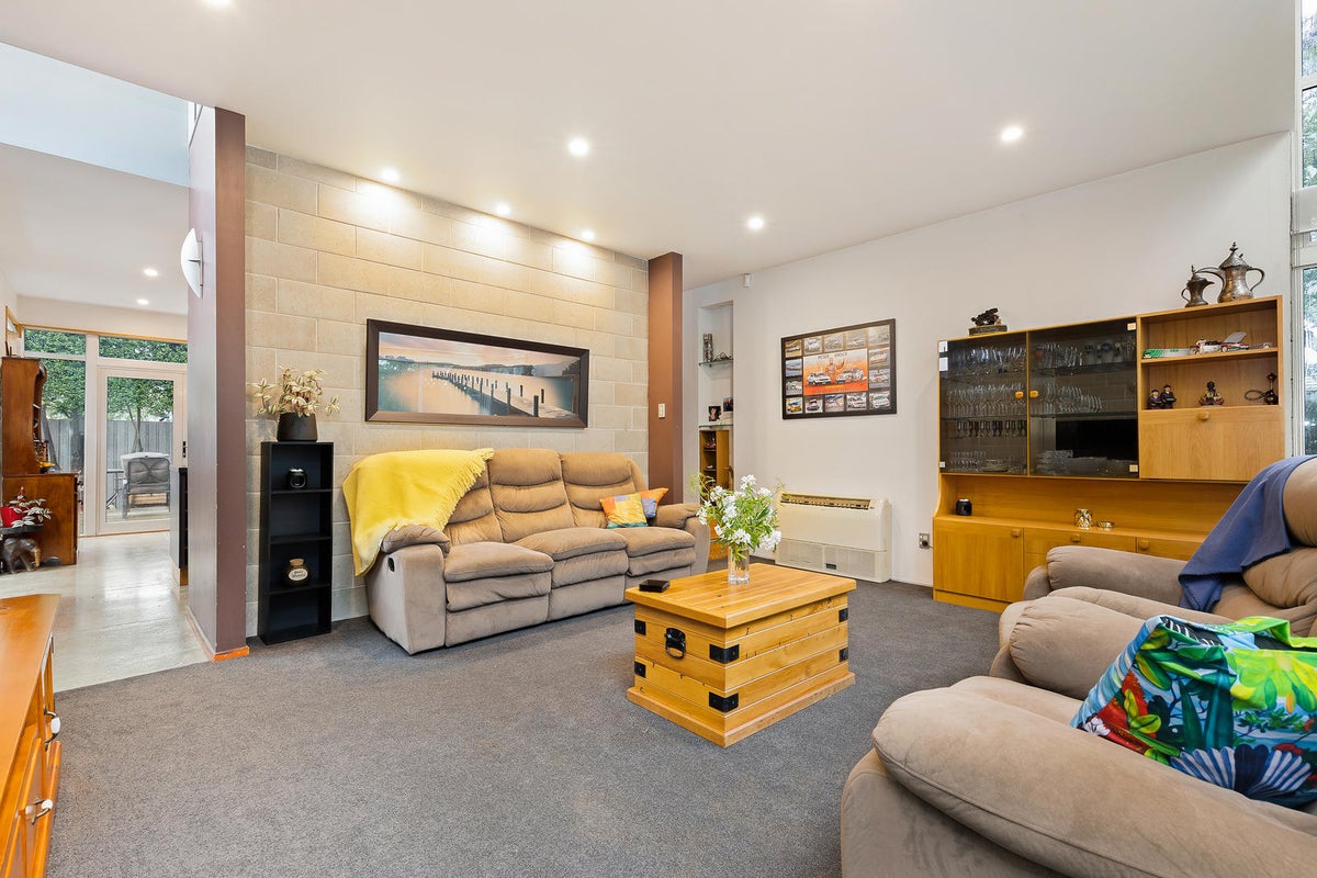 36 Hills Road, Edgeware, Christchurch - Carousel 2