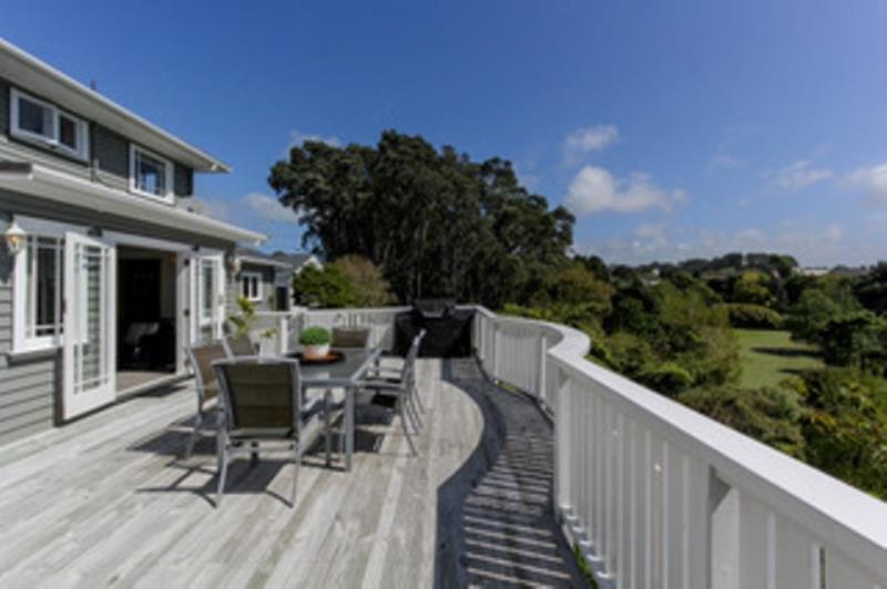 28 Baring Terrace, Strandon, New Plymouth - Carousel 2
