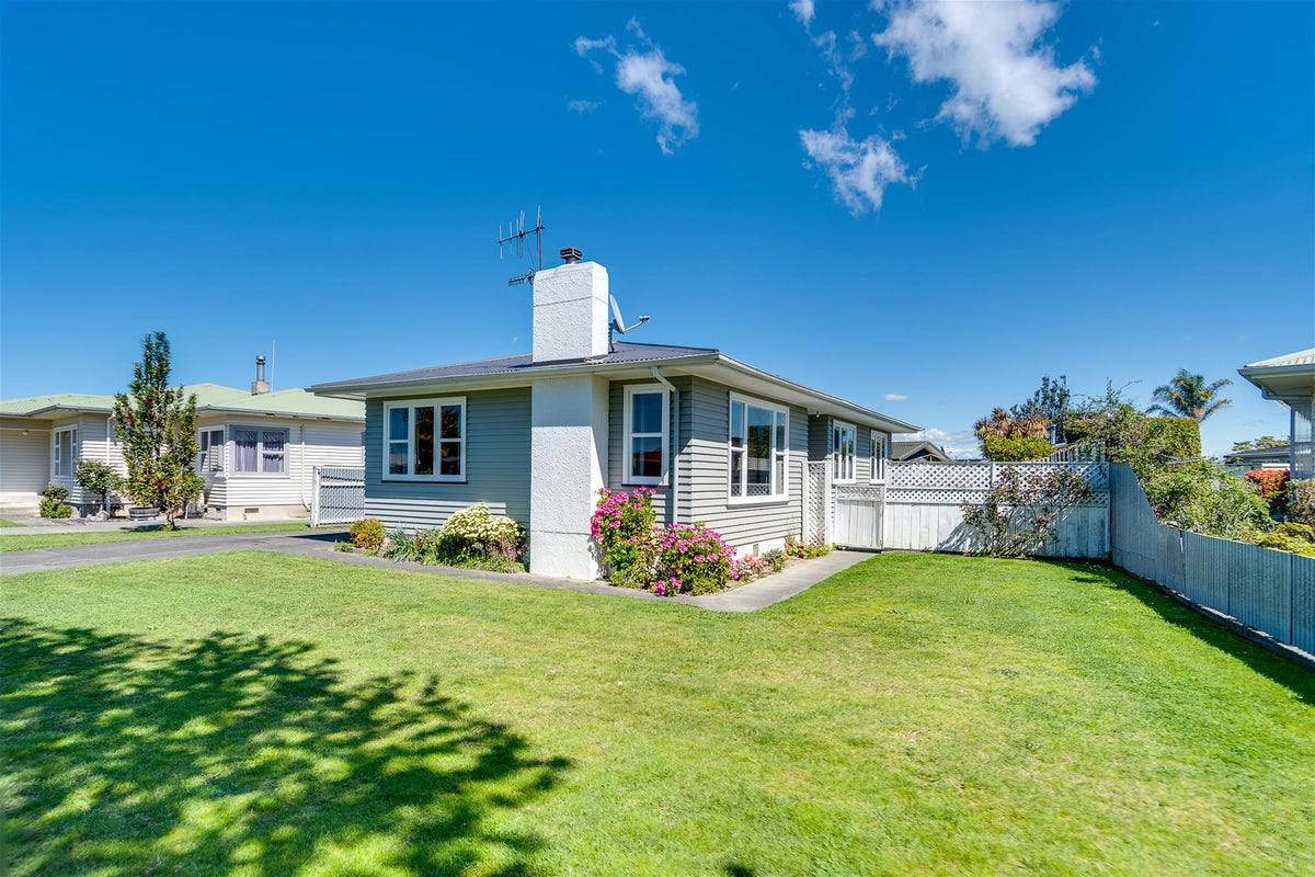 14 Bill Hercock Street, Pirimai, Napier - Carousel 1