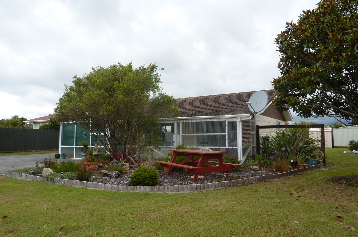 25 Marine Parade, Carters Beach, Westport - Carousel 26