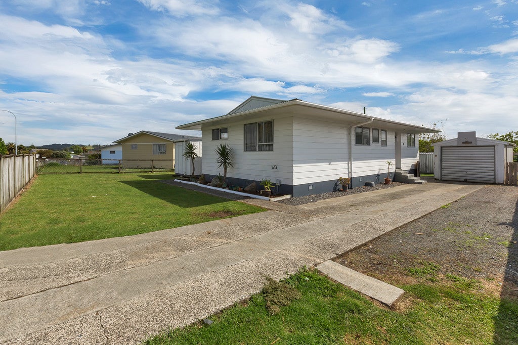 4 Paramount Parade, Tikipunga, Whangarei - Carousel 1
