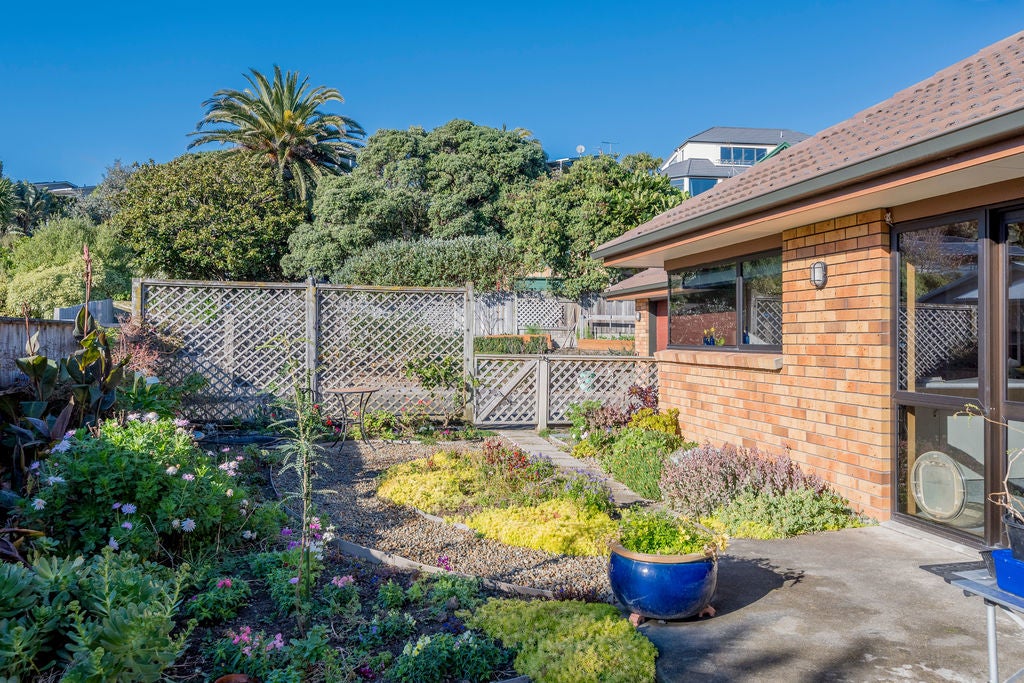 7 Hicks Crescent, Waikanae Beach, Waikanae - Carousel 12