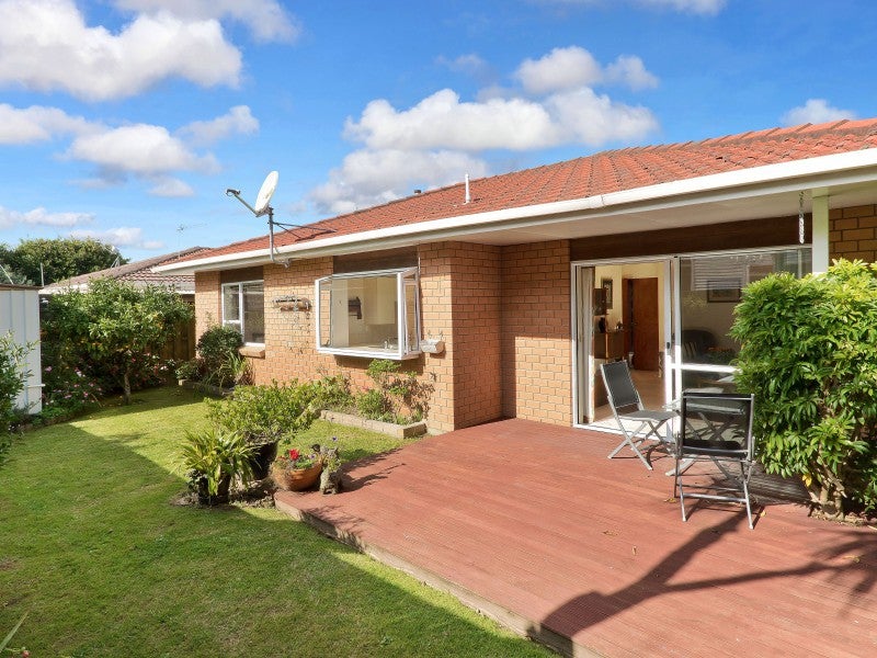 1/24 Temple Street, Meadowbank, Auckland - Carousel 1