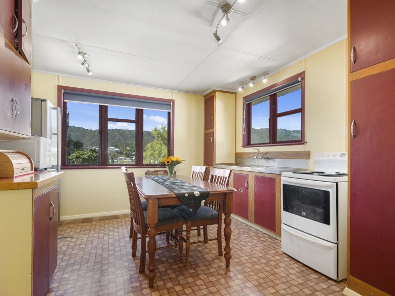 22 Logie Street, Stokes Valley, Lower Hutt - Carousel 2