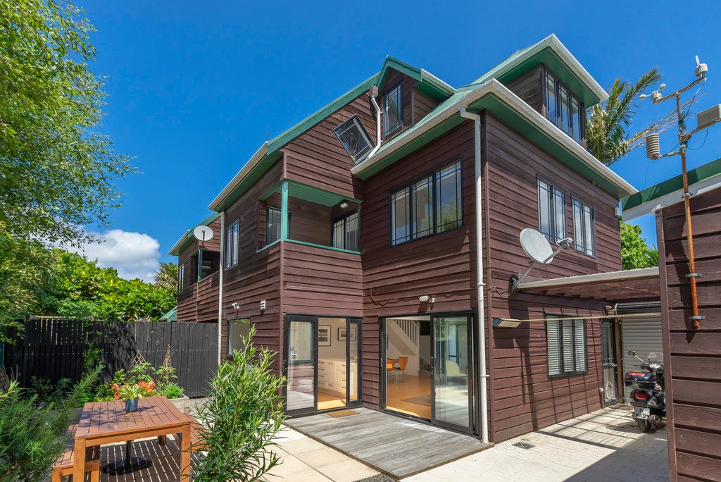 1/0 Selbourne Street, Grey Lynn, Auckland - Carousel 1