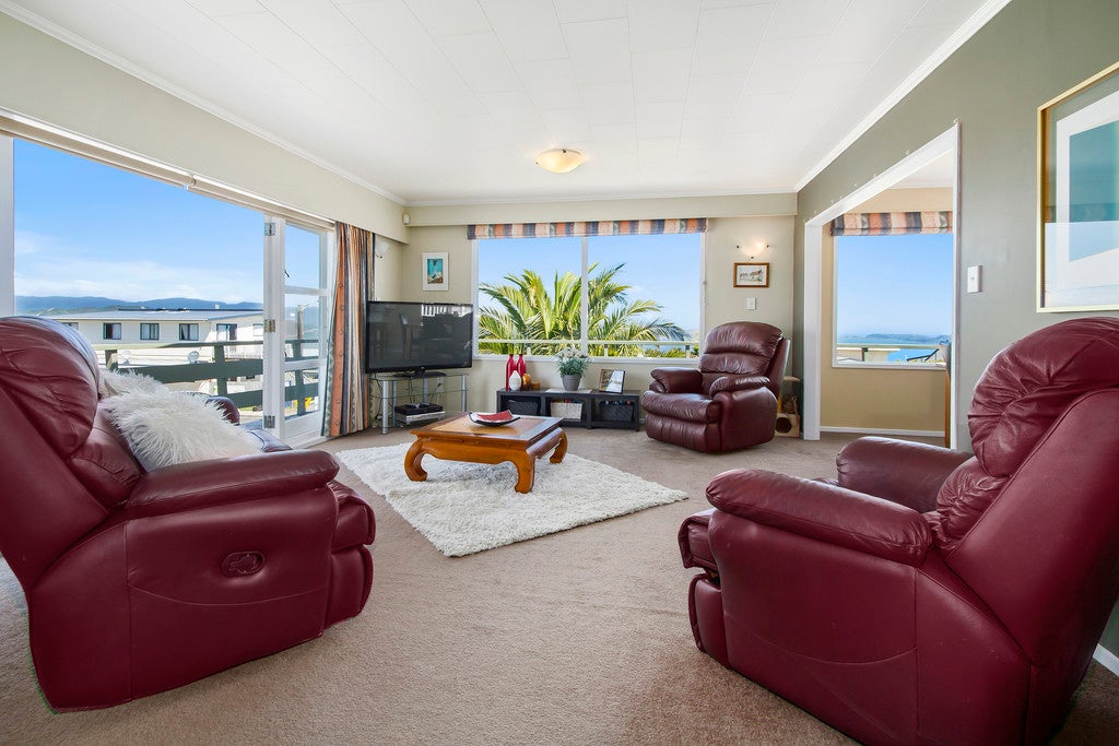4 Oakleigh Street, Maungaraki, Lower Hutt - Carousel 2