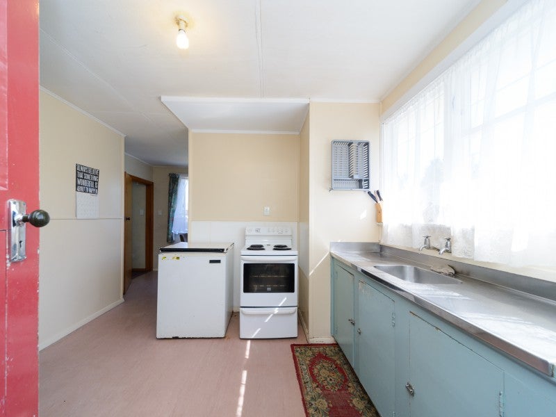 14 Coventry Street, Highbury, Palmerston North - Carousel 2