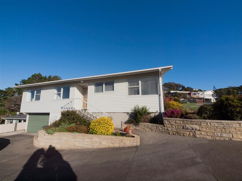 53 Churton Drive, Churton Park, Wellington - Carousel 1