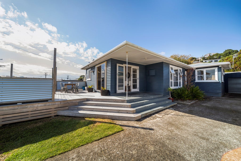 12 Rosendale Avenue, Spotswood, New Plymouth - Carousel 1