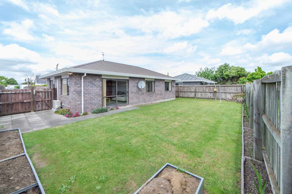 2/137 Gilberthorpes Road, Hei Hei, Christchurch - Carousel 1