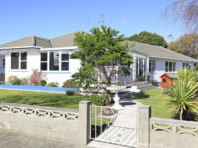 17 Rosebank Avenue, Avalon, Lower Hutt - Carousel 2