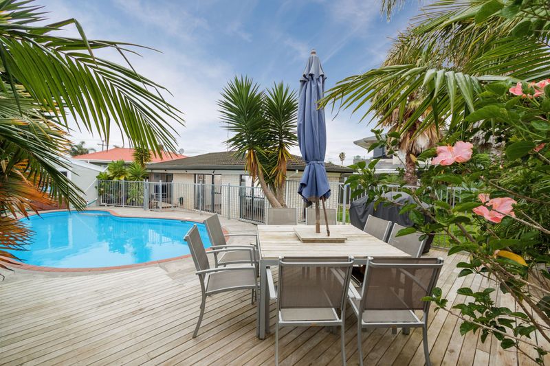 195A Riverside Avenue, Point England, Auckland - Carousel 1