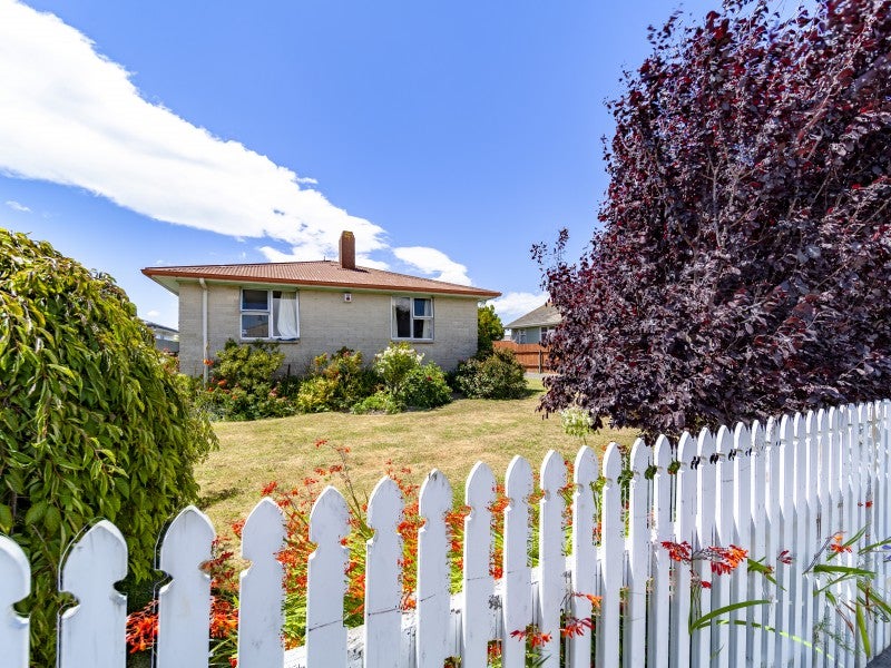 15 Curling Crescent, Onekawa, Napier - Carousel 13