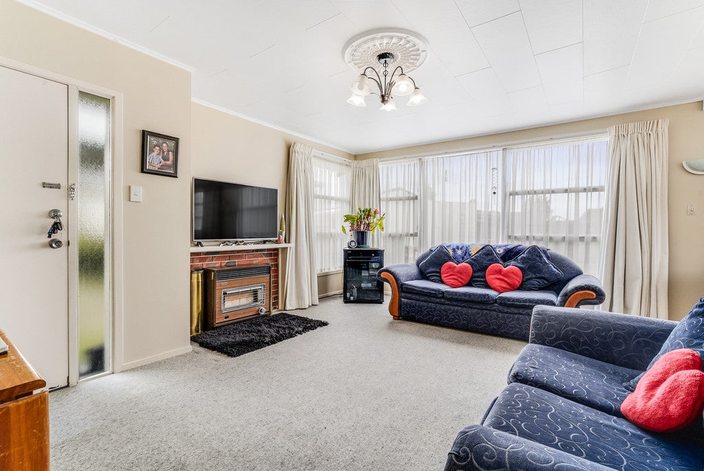 4 Lugton Street, Nawton, Hamilton - Carousel 2