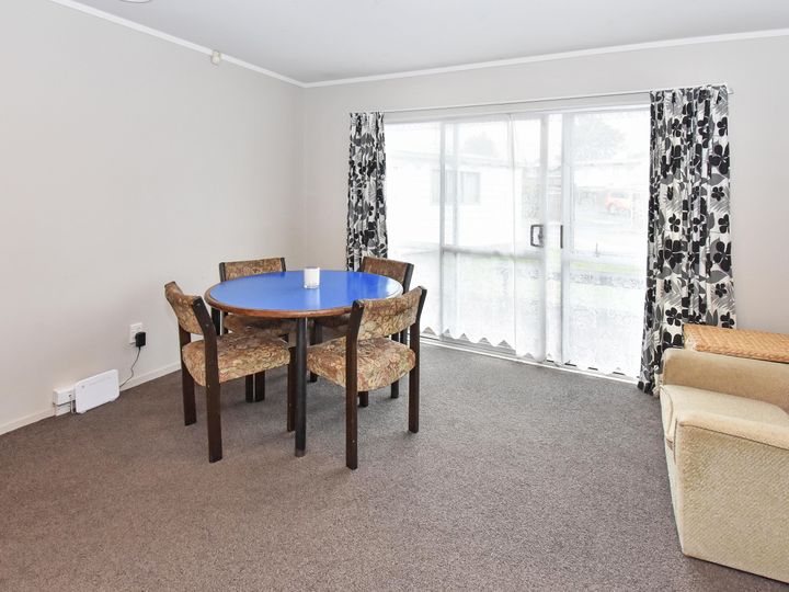 6 Leila Place, Clover Park, Auckland - Carousel 10