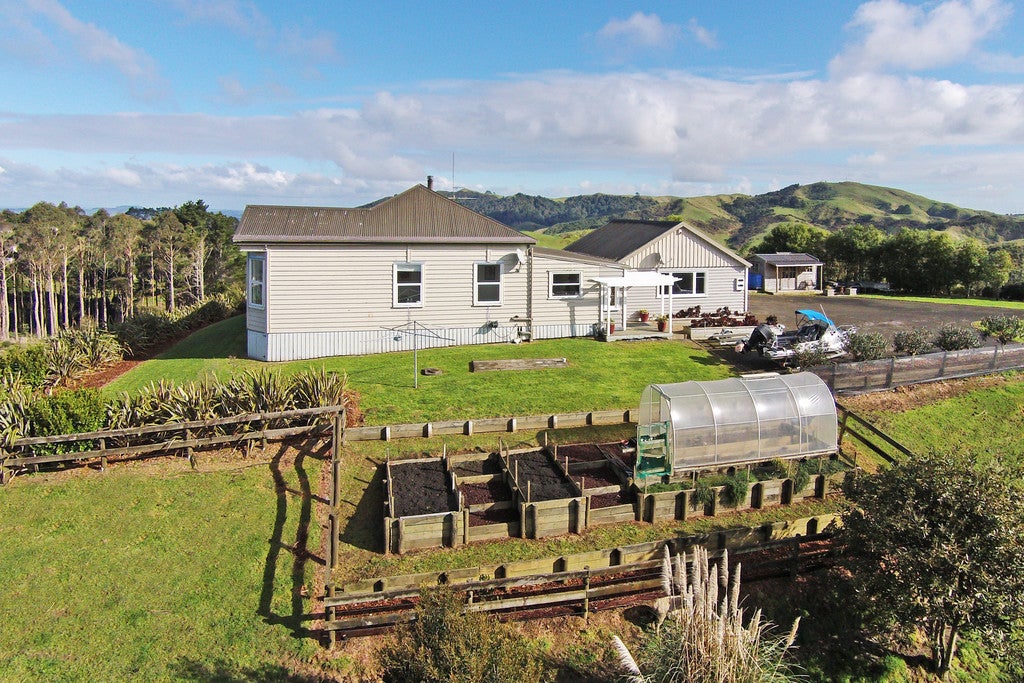 368 Pinnacle Hill Road, Bombay - Carousel 2