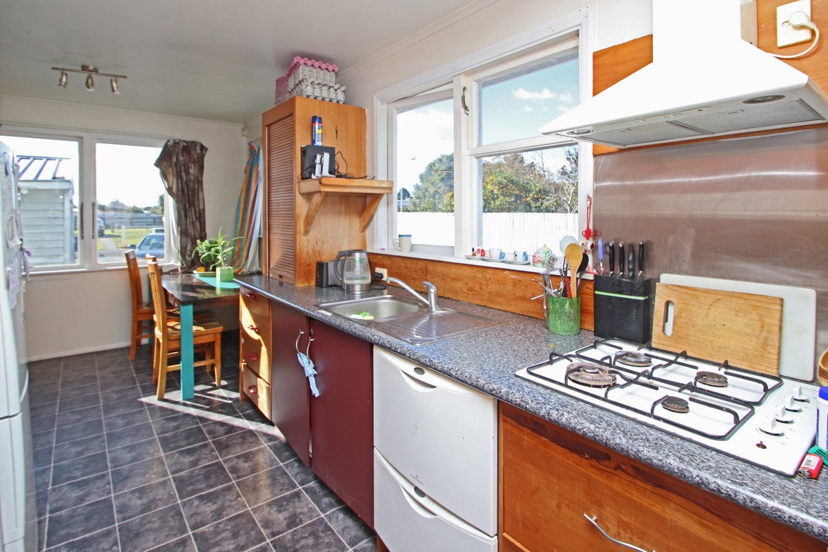 32 Kelvin Road, Maraenui, Napier - Carousel 2