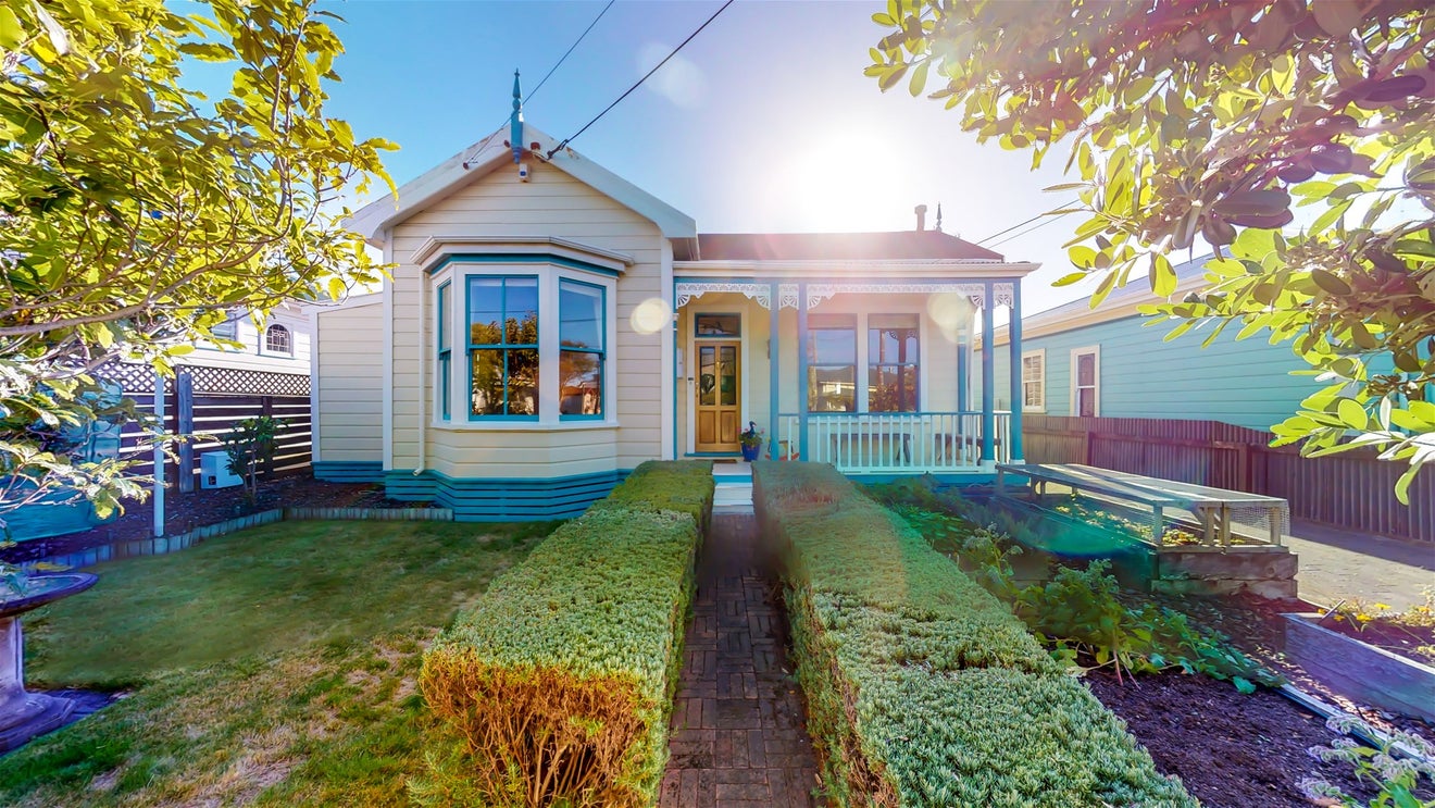 25 Bay Street, Petone, Lower Hutt - Carousel 1