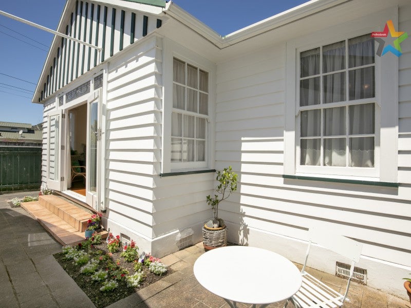 1/5 Nikau Grove, Woburn, Lower Hutt - Carousel 1