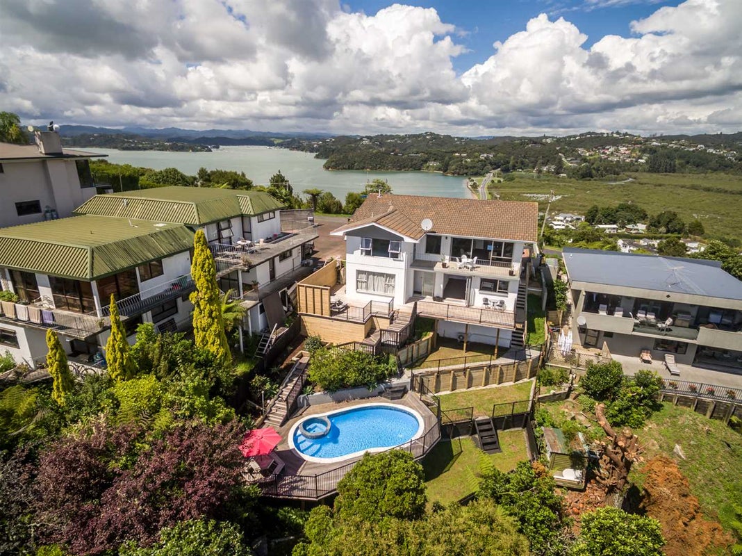 8 Panorama Avenue, Paihia, Pahia - Carousel 1