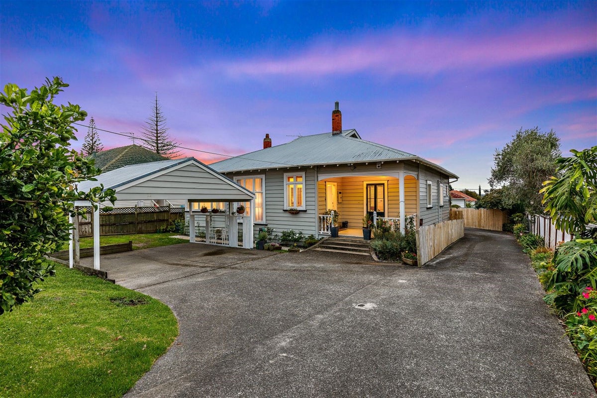 31 RIMU Street - Carousel 1