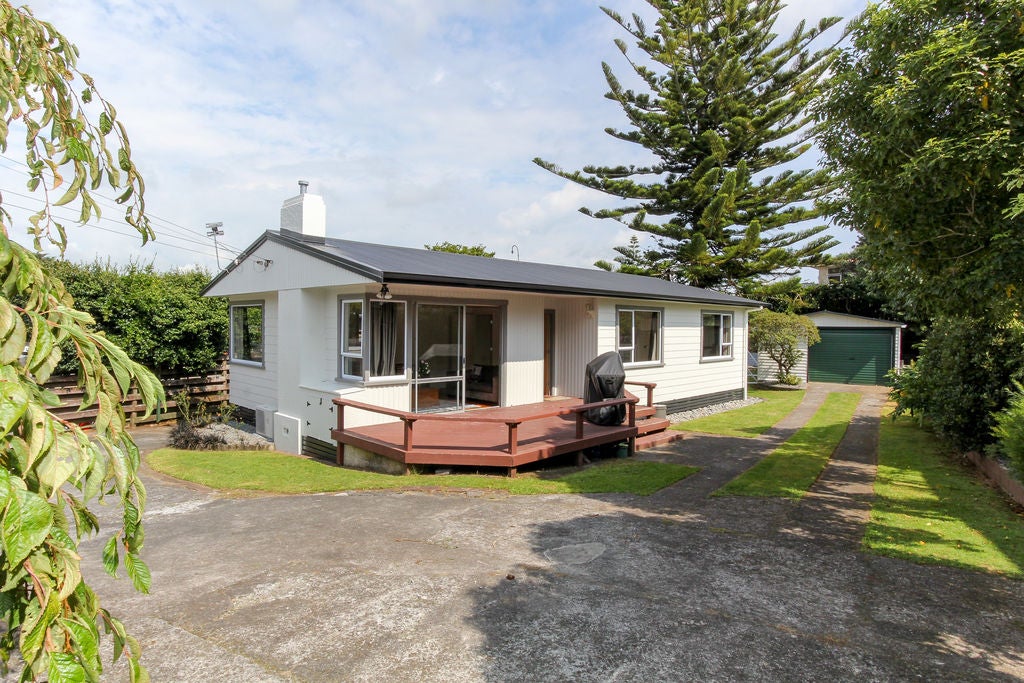 21 Durham Avenue, Welbourn, New Plymouth - Carousel 1