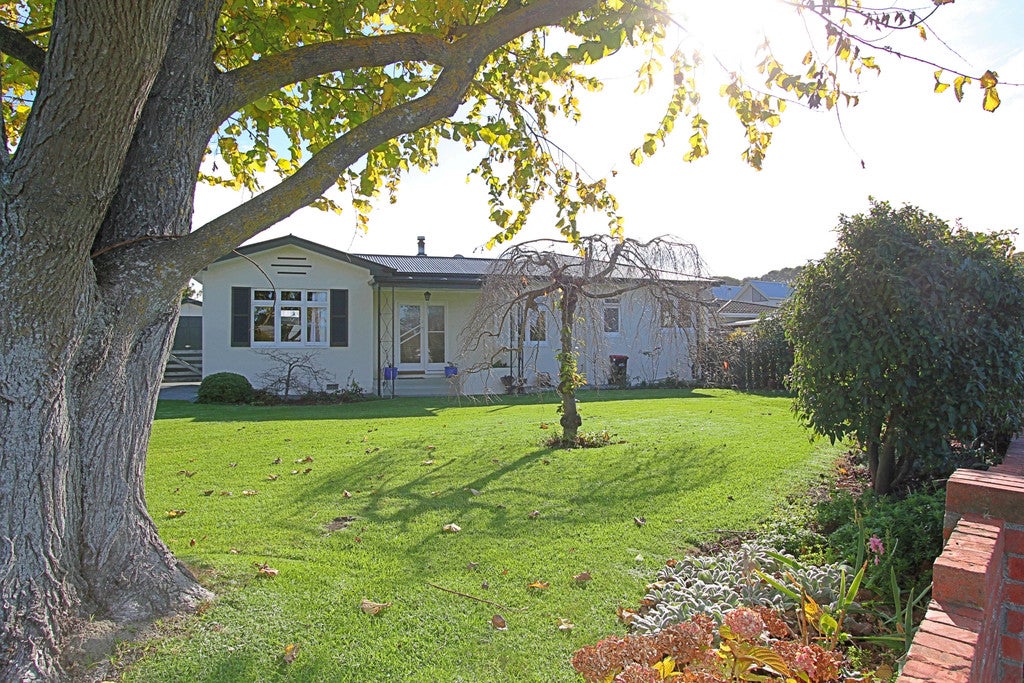 15 Cassino Crescent, Onekawa, Napier - Carousel 1
