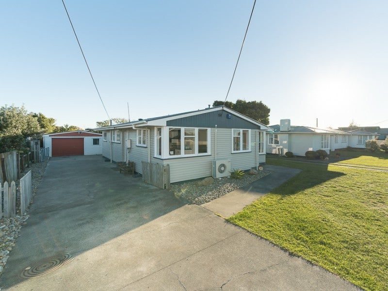 1 Rutland Place, Milson, Palmerston North - Carousel 2