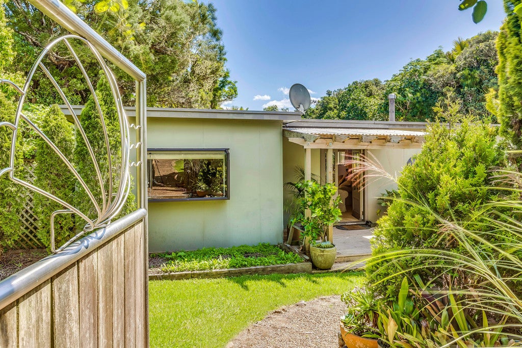 118 Trig Hill Road, Onetangi, Waiheke Island - Carousel 1