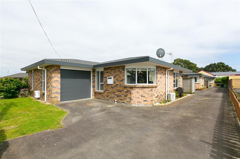 17 Clemow Road, Fitzroy, New Plymouth - Carousel 1