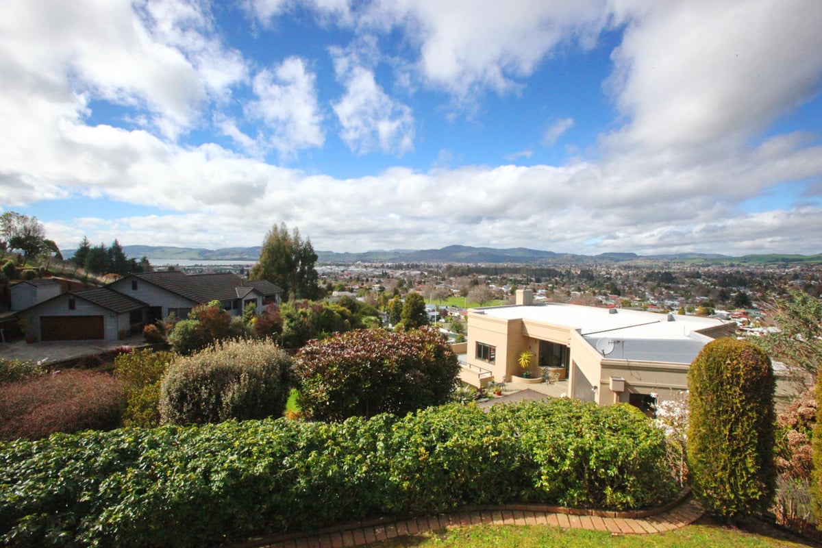 73B Thomas Crescent, Western Heights, Rotorua - Carousel 2
