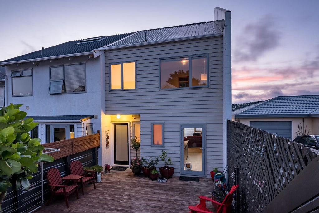 145 Akaroa Drive, Maupuia, Wellington - Carousel 1