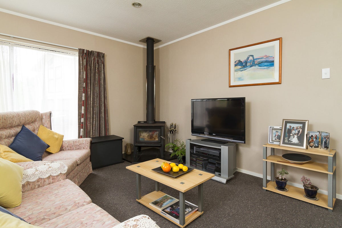 50A Blueberry Grove, Timberlea, Upper Hutt - Carousel 1