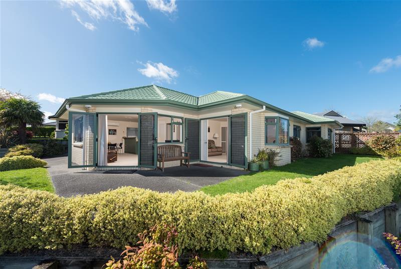 21 Kinloch Drive, Bethlehem, Tauranga - Carousel 2