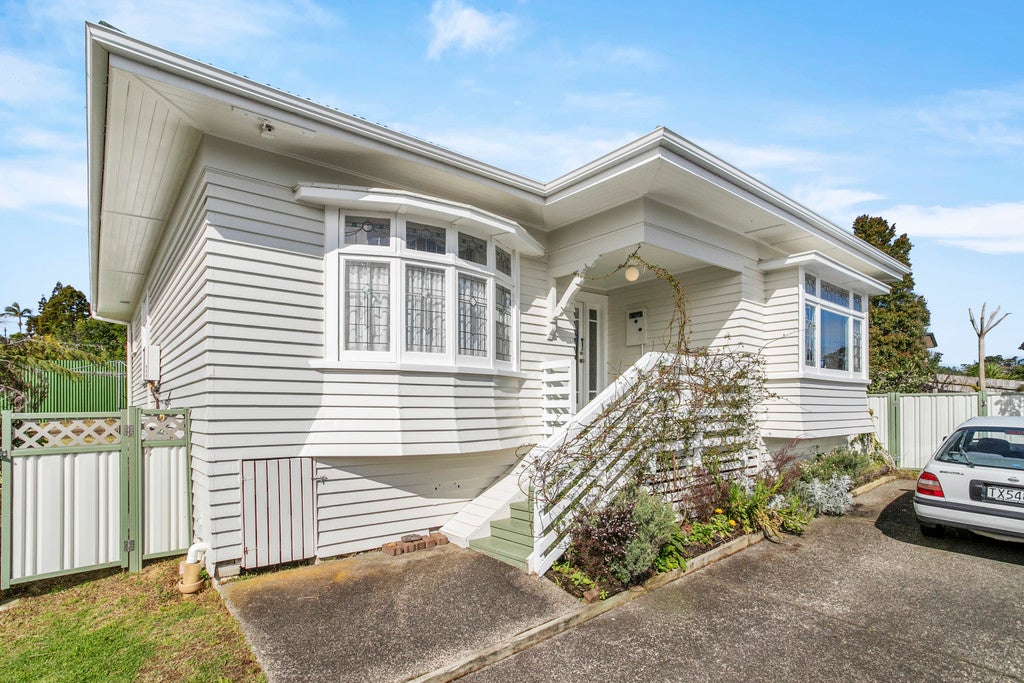 46 Candia Road, Swanson, Auckland - Carousel 1