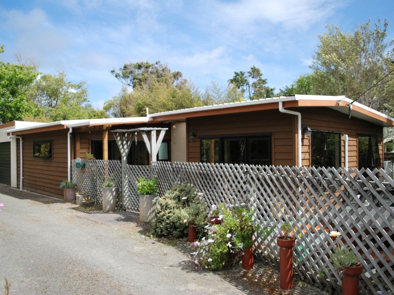 4 Kahu Road, Otaihanga, Paraparaumu - Carousel 1