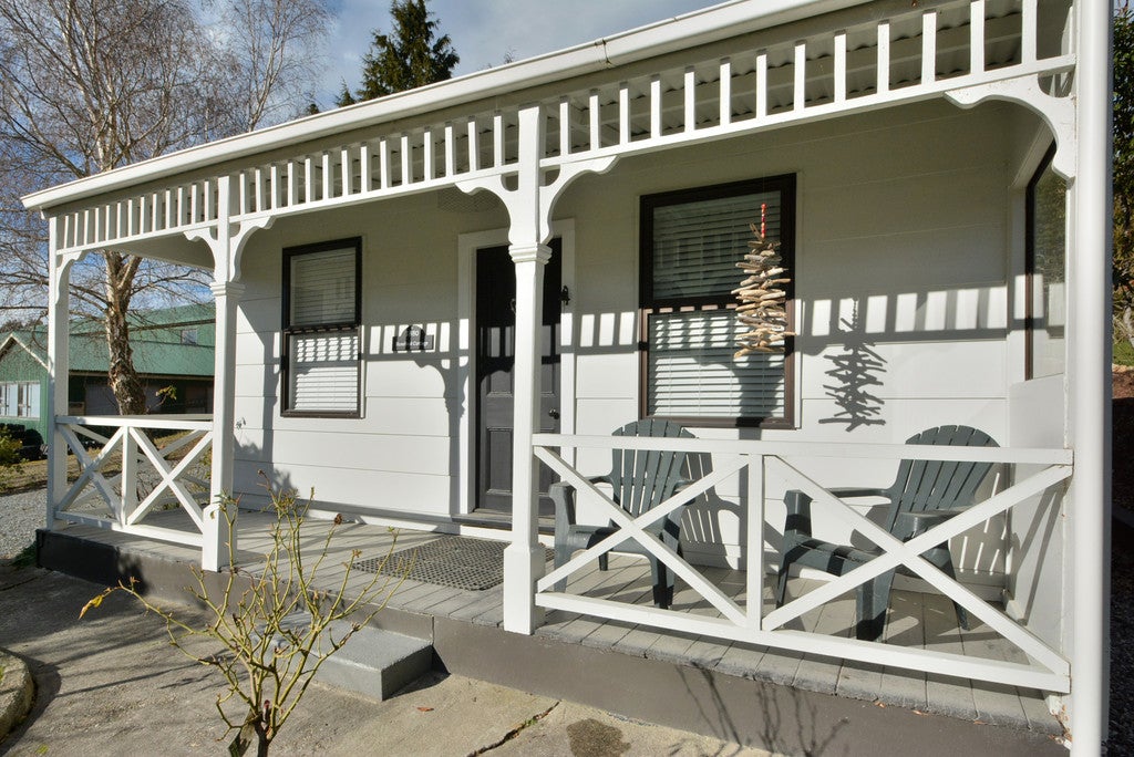 8 Irvine Street, Lawrence - Carousel 1