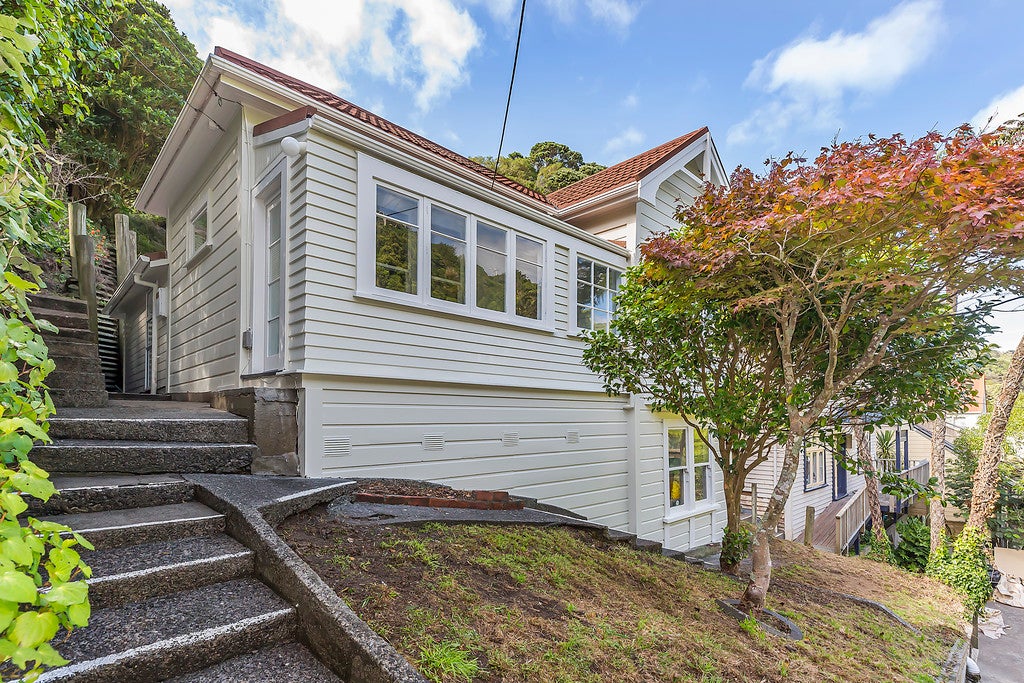 30 Norway Street, Aro Valley, Wellington - Carousel 17